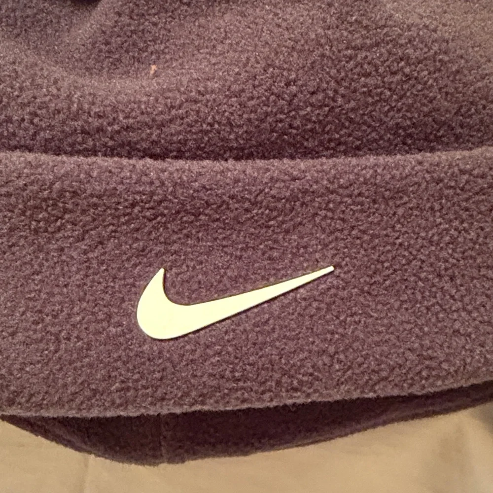 NWT Nike Toddler 2-Piece Fleece Set Trapper Hat and Mittens Gray 2/4